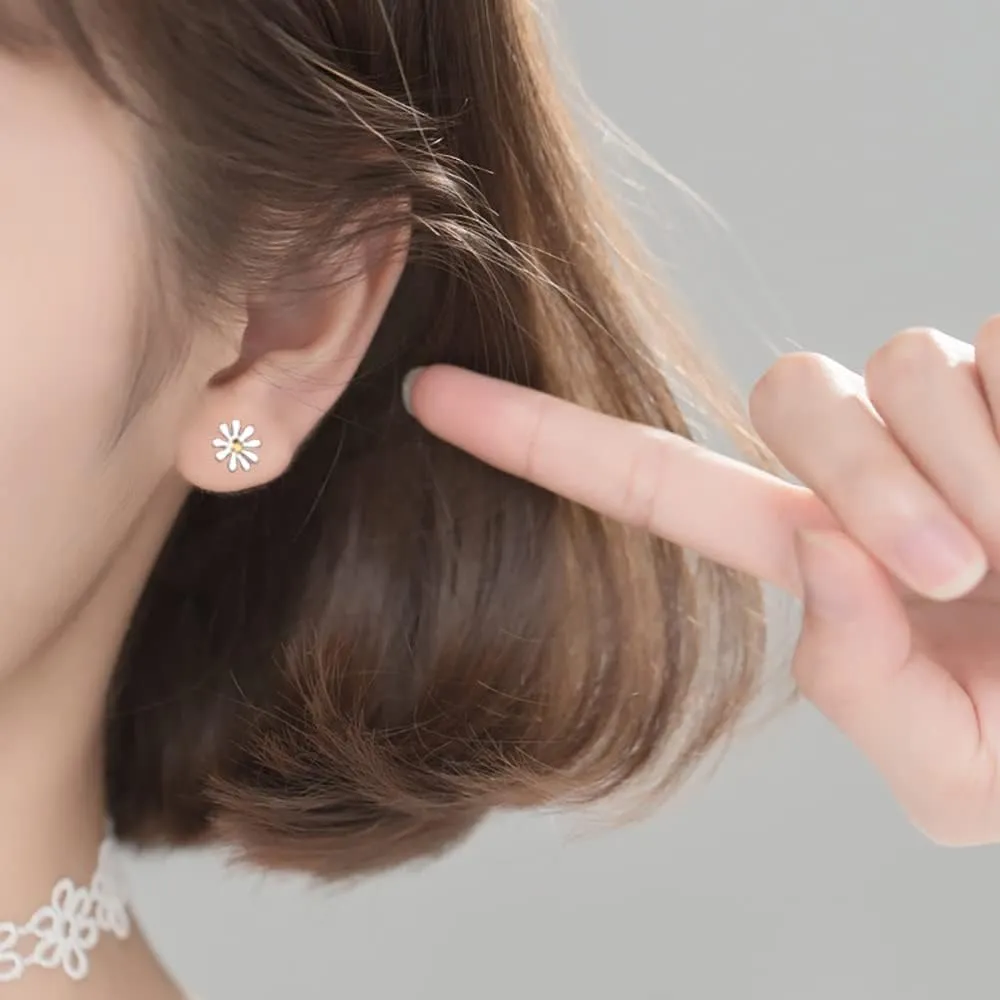 Reffeer Solid 925 Sterling Silver Daisy Flower Stud Earrings Spring for Women Teens Daisy Stud Earrings Flower