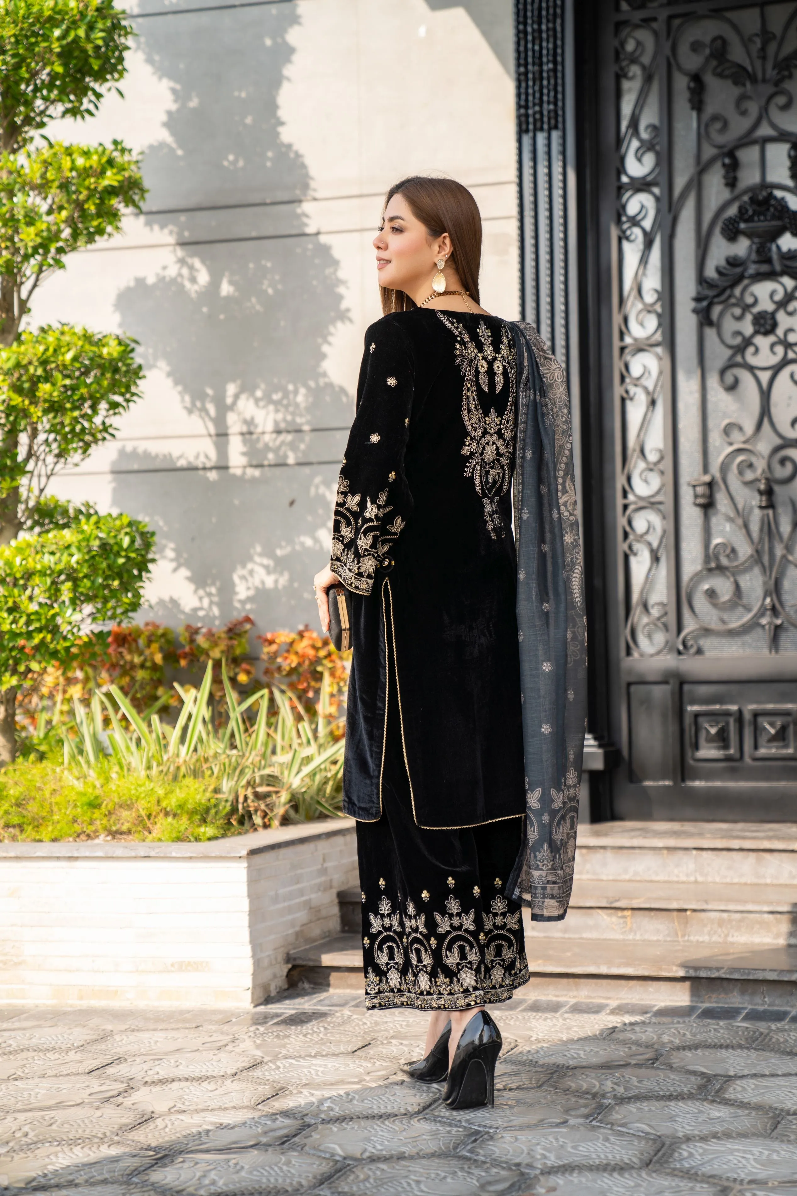 VOGUE VISTAS VELVET EMBROIDERED DRESS BY ZAIWA ZB8